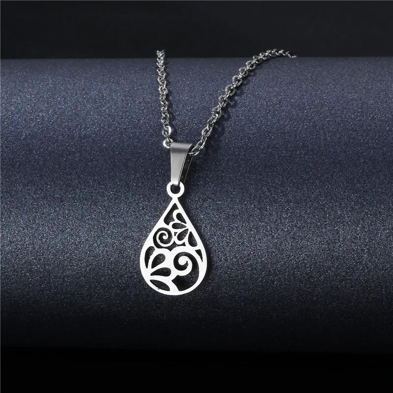 Razo Necklace