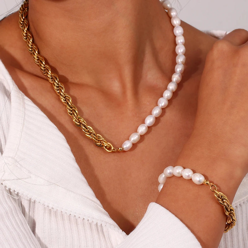 Bold Twisted Necklace