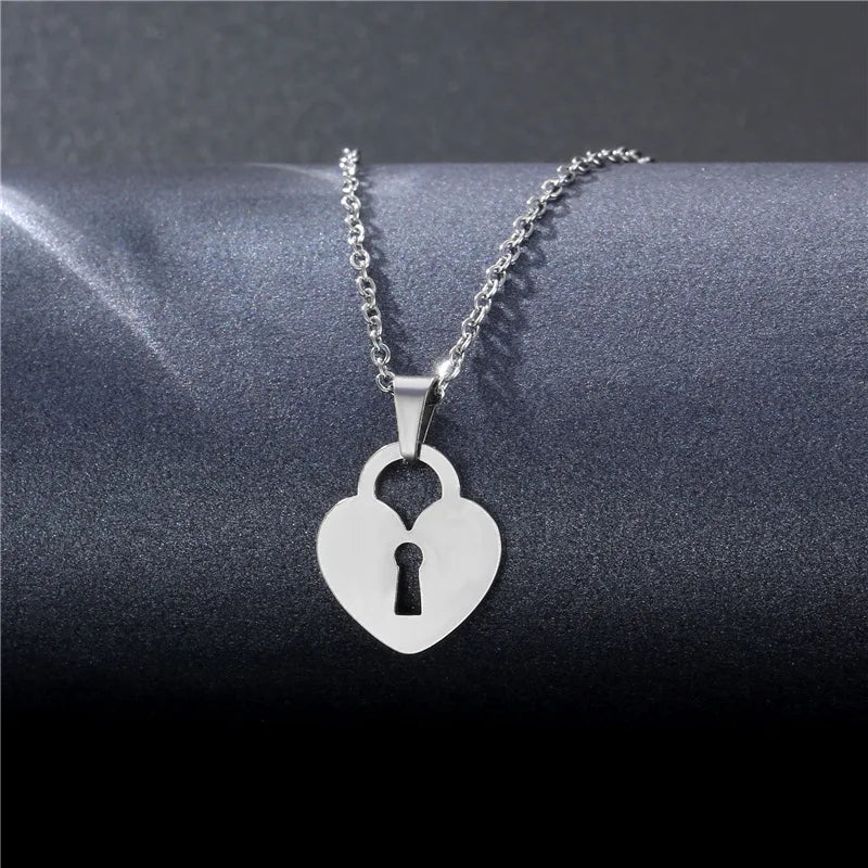 Razo Necklace